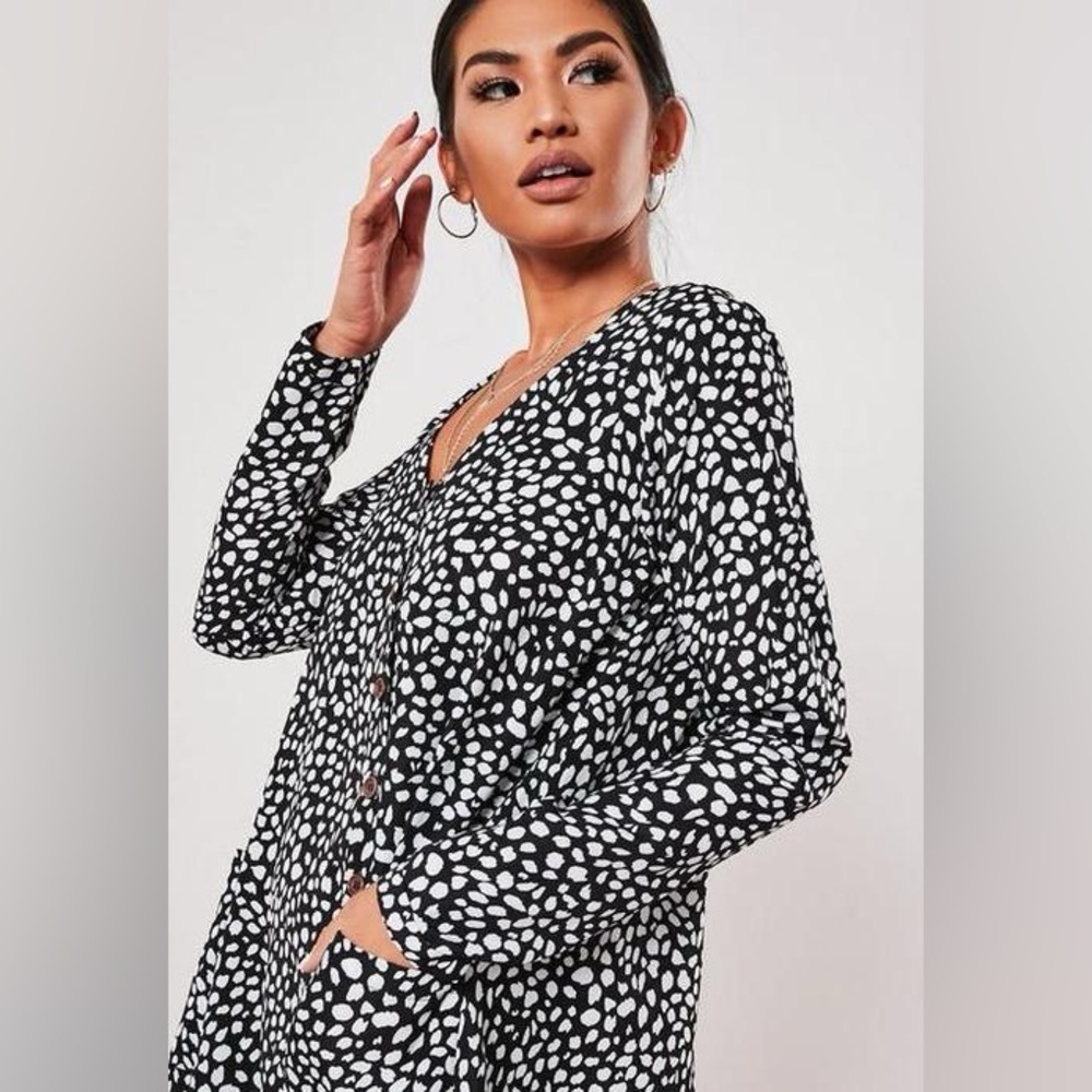 Black Dalmatian Button Down Long Sleeve Smock Dress - Picture 3 of 6